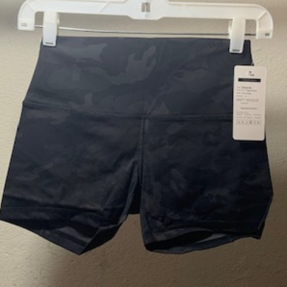 Zioccie Women's Black/Gray Camo Compression Yoga Legging Shorts M NWT - Picture 1 of 9